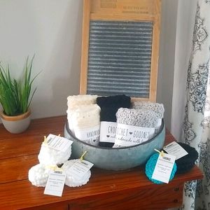 Grey crocheted dish cloth